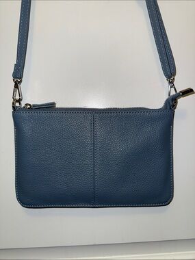 Befen Women's blue Crossbody Leather Bag -like new
